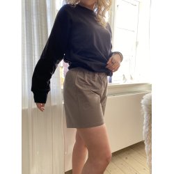 Sknne Shorts Model Lovely